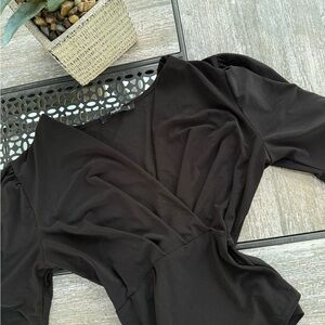 Elegant Black Top🤍